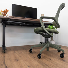 Desky evoque chair with black caster wheels